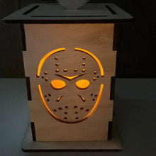 Laden Sie das Bild in den Galerie-Viewer, Horrorfigur Jack Lantern Holzdekoration
