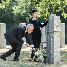 Laden Sie das Bild in den Galerie-Viewer, Gedenkkreuz auf dem Elternfriedhof
